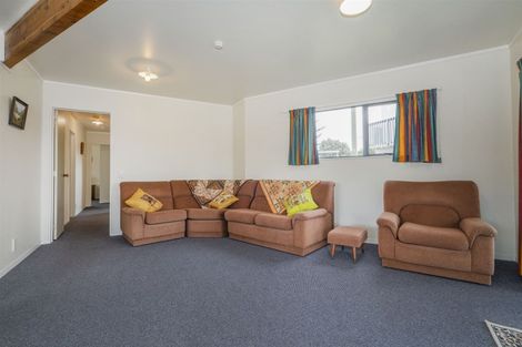 Photo of property in 1 Hardy Place, Cooks Beach, Whitianga, 3591