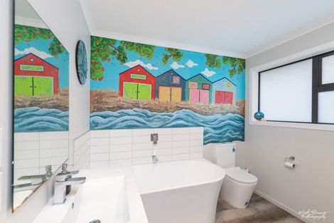 Photo of property in 44 Buddle Road, Wallaceville, Upper Hutt, 5018