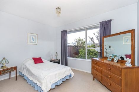 Photo of property in 80 Warren Crescent, Hillmorton, Christchurch, 8025