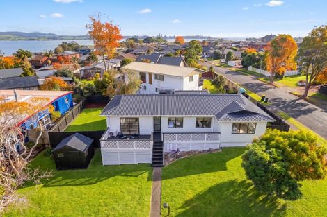Photo of property in 1 Dalmahoy Place, Wattle Downs, Auckland, 2103