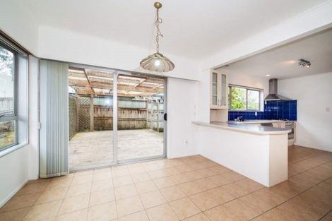 Photo of property in 33 Sunnynook Road, Forrest Hill, Auckland, 0620