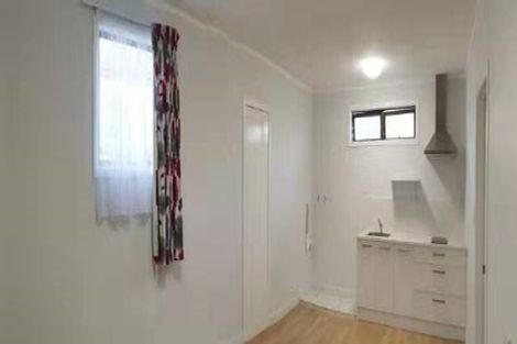Photo of property in 1/12 Tonar Street, Northcote, Auckland, 0627