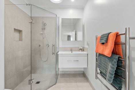 Photo of property in 28a Elizabeth Street, Orewa, 0931