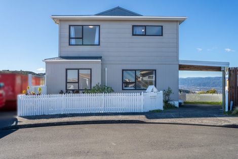 Photo of property in 43a Sunhaven Drive, Newlands, Wellington, 6037