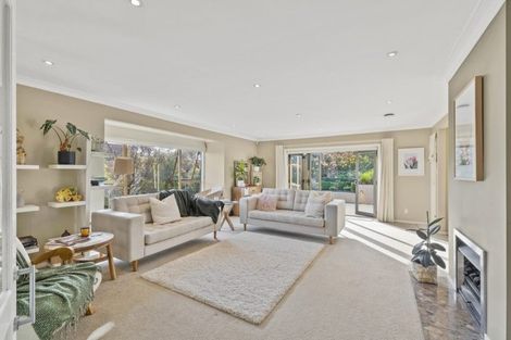 Photo of property in 6 Langstone Place, Chatswood, Auckland, 0626