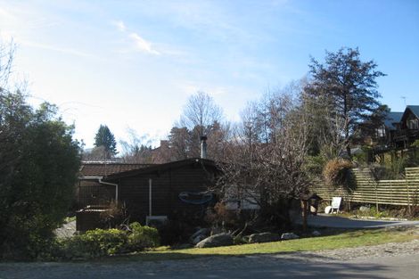 Photo of property in 60 Dungarvon Street, Wanaka, 9305