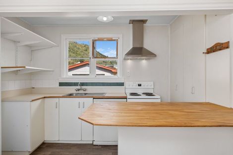 Photo of property in 27 Oxford Street, Picton, 7220