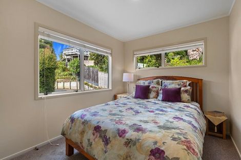 Photo of property in 2/12 Wanita Place, Totara Vale, Auckland, 0629