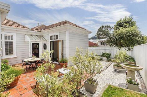 Photo of property in 41 Rimu Road, Kelburn, Wellington, 6012