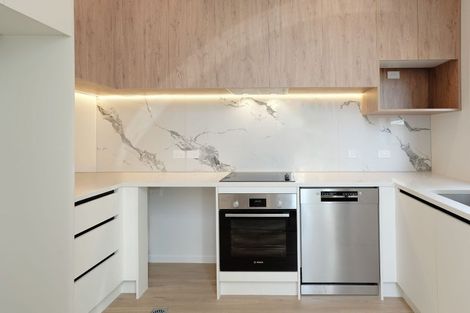 Photo of property in 2/4 Serjeant Street, Henderson, Auckland, 0612