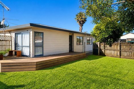 Photo of property in 56 Sutton Crescent, Papakura, 2110