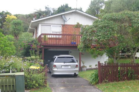 Photo of property in 17 Sovereign Place, Glenfield, Auckland, 0629