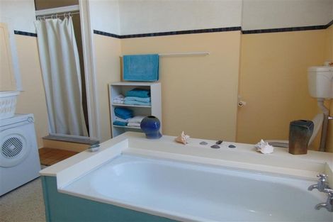 Photo of property in 13 Roslyn Road, Bluff Hill, Napier, 4110