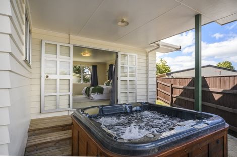 Photo of property in 7 Dunk Place, Milson, Palmerston North, 4414