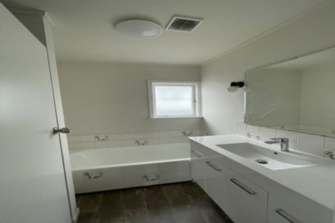 Photo of property in 10 Madison Place, Forrest Hill, Auckland, 0620