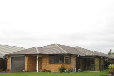 Photo of property in 2/5 Hibiscus Place, Redwood, Christchurch, 8051