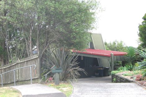Photo of property in 35 Tree View Avenue, Glenfield, Auckland, 0629