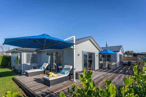 Photo of property in 39 Burgundy Drive, Martinborough, 5711