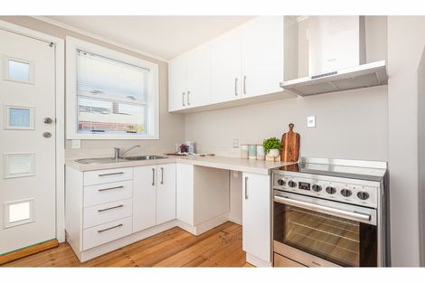 Photo of property in 1/38 North Avon Road, Richmond, Christchurch, 8013