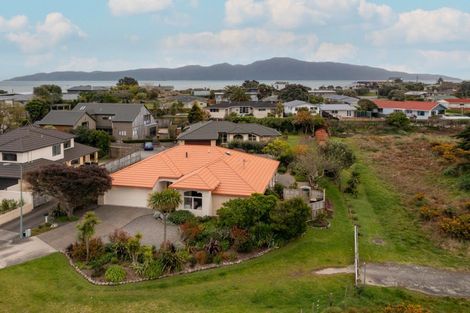 Photo of property in 29 Avion Terrace, Raumati Beach, Paraparaumu, 5032