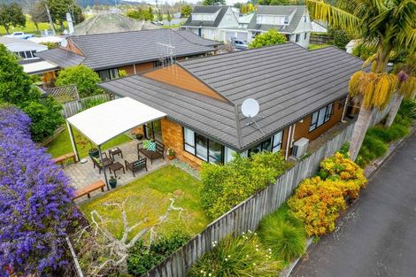 Photo of property in 2/108 Western Hills Drive, Kensington, Whangarei, 0112