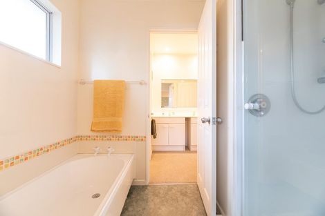 Photo of property in 2/39 Mcleod Road, Henderson, Auckland, 0612