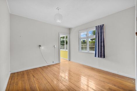 Photo of property in 13 Effingham Street, North New Brighton, Christchurch, 8083