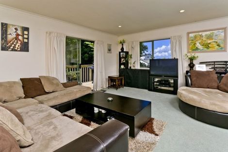 Photo of property in 1/65 Girrahween Drive, Totara Vale, Auckland, 0629