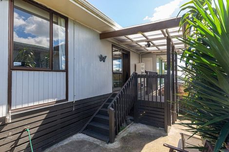 Photo of property in 2/10 Nearco Street, Randwick Park, Auckland, 2105