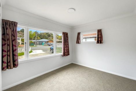 Photo of property in 104 Stokes Valley Road, Stokes Valley, Lower Hutt, 5019