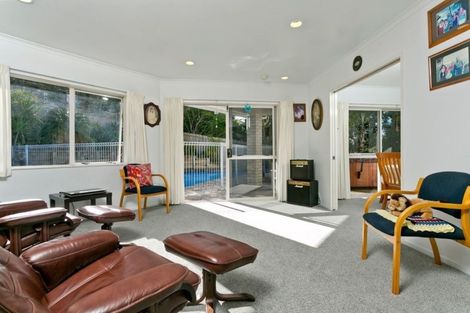Photo of property in 27 Crestview Place, Browns Bay, Auckland, 0630