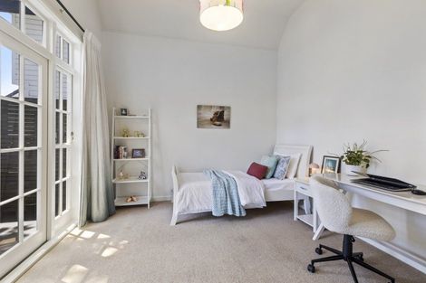 Photo of property in 7 Burnham Street, Seatoun, Wellington, 6022