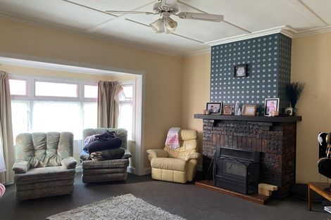 Photo of property in 16 Gloag Street, Waverley, 4510