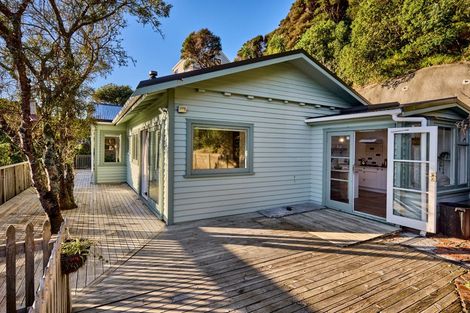 Photo of property in 48 Cluny Road, Plimmerton, Porirua, 5026