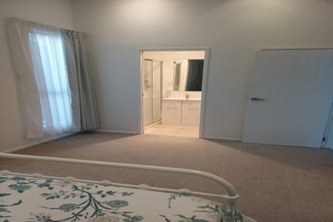 Photo of property in 2/41 Charles Dickens Drive, Mellons Bay, Auckland, 2014