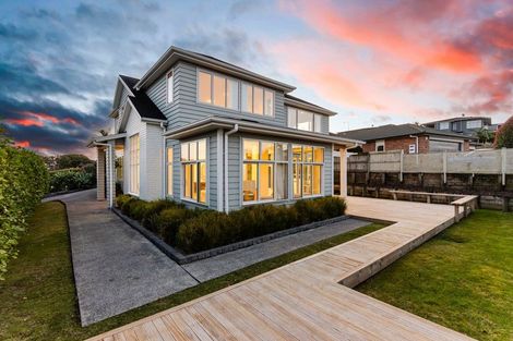 Photo of property in 52 Chesterfield Way, Orewa, 0931