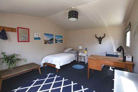 Photo of property in 32 Aorangi Road, Bryndwr, Christchurch, 8053