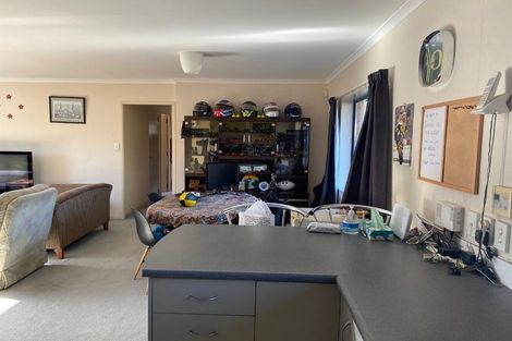 Photo of property in 144 Settlement Road, Papakura, 2110