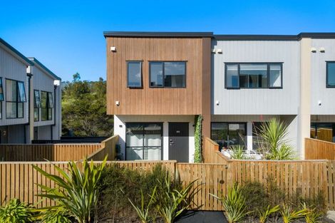 Photo of property in 132 Tiriwa Drive, Massey, Auckland, 0614