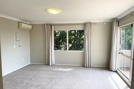 Photo of property in 2 Kaniere Place, Half Moon Bay, Auckland, 2012