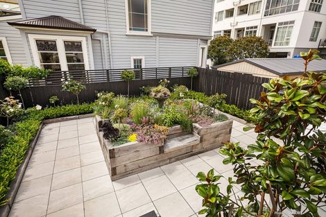 Photo of property in 4 Hobson Street, Thorndon, Wellington, 6011