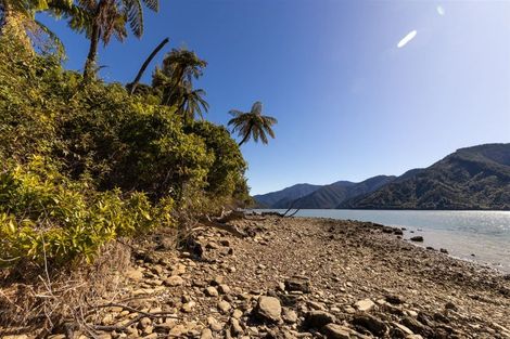 Photo of property in 700 Moetapu Bay Road, Moetapu Bay, Picton, 7282