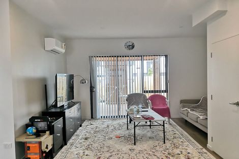 Photo of property in 9b Poruru Close, Papakura, 2110