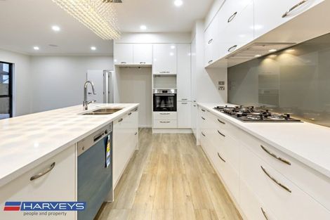 Photo of property in 4 Rauaruhe Road, Karaka, Papakura, 2113