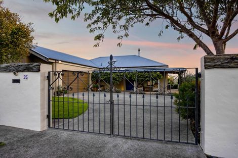 Photo of property in 35 Maire Street, Hawera, 4610