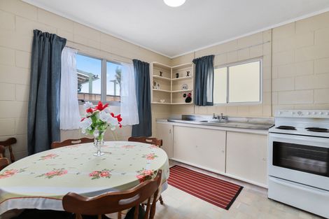 Photo of property in 27 Ocean View Road, Waihi Beach, 3611