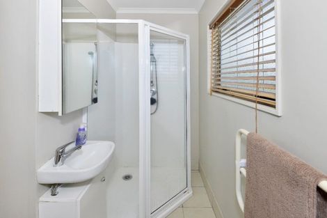 Photo of property in 966a East Coast Road, Northcross, Auckland, 0632