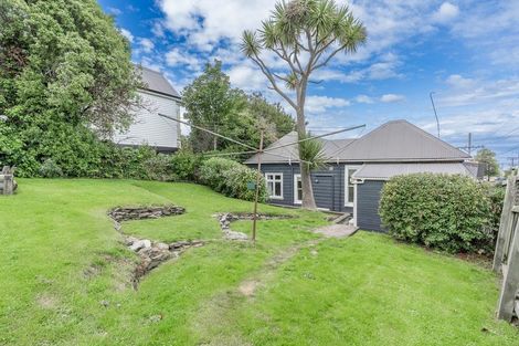 Photo of property in 24 Neidpath Road, Mornington, Dunedin, 9011