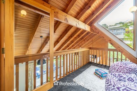 Photo of property in 6 Cassis Place, Crofton Downs, Wellington, 6035