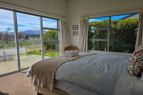 Photo of property in 8 Dwyer Place, Lake Tekapo, 7999